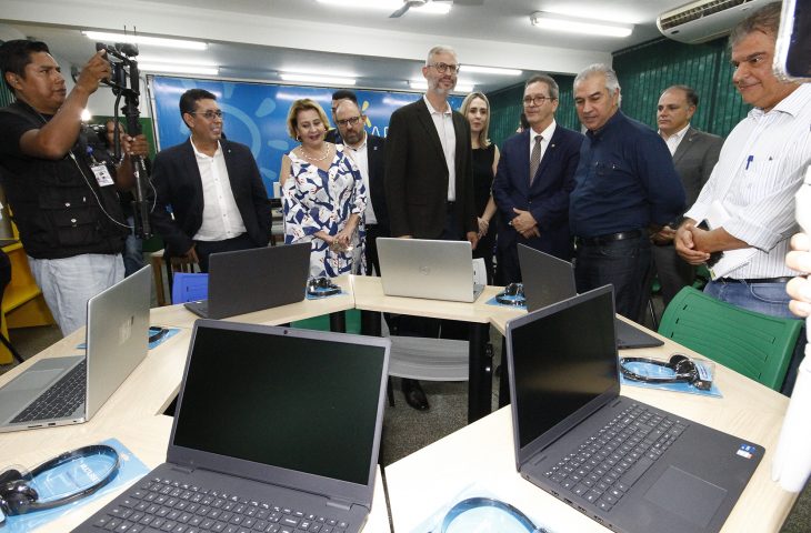 Reinaldo e ministro inauguram 1º laboratório de criatividade do Brasil