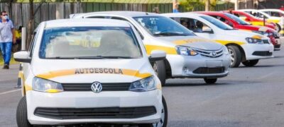 Aulas em autoescola podem deixar de ser obrigatórias para tirar a CNH