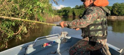 Polícia Militar Ambiental de Miranda fiscaliza 11 embarcações e 26 pescadores no rio Miranda e apreende petrechos ilegais de pesca