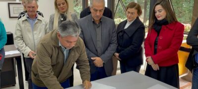 Prefeito Reinaldo Piti assina convênio de R$ 12 milhões com Governo do Estado