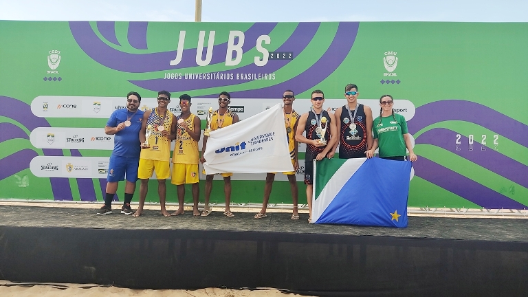 Cadu e Anthony fecham os JUBs Praia 2022 com a prata no vôlei de praia e asseguram vaga ao Mundial Universitário