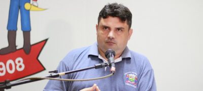 Vereador Johnys pede cascalhamento e patrolamento no Bairro Água Doce