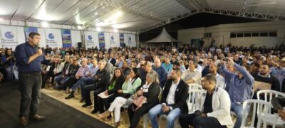 Ato em apoio a Riedel reúne 500 vereadores dos 79 municípios do Estado na Capital
