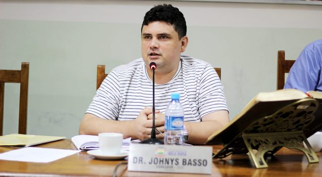 Johnys Basso solicita retirada de bota fora no Bairro Planalto