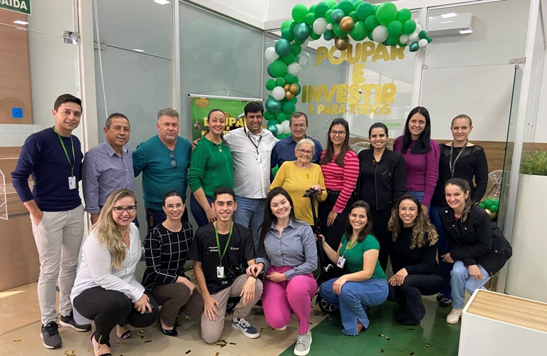 Sicredi Centro-Sul MS entrega prêmios do 1º sorteio da promoção para associados e poupadores