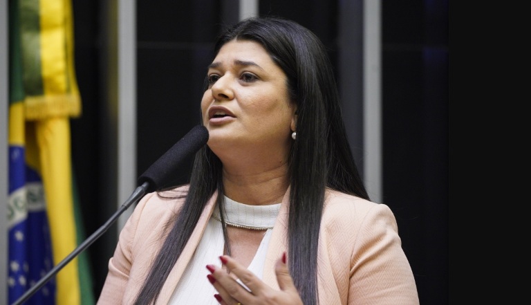 “Educação é o melhor instrumento para combater a violência contra a mulher”, afirma Rose Modesto