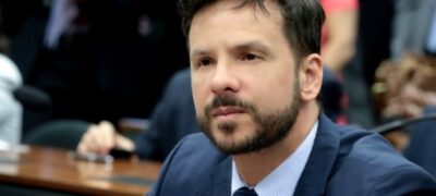 Mendigo que assaltou deputado diz que realizou fetiche sexual e comprou crack pra ele