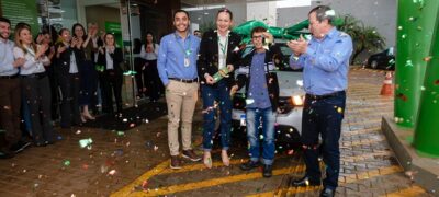 Sicredi Centro-Sul MS entrega carro, videogame e patinete elétrico para ganhadores do 3º sorteio da promoção