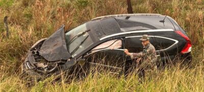 Polícia Militar Ambiental de Batayporã  socorre casal e filho de três anos feridos depois de acidente na rodovia BR 376