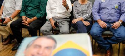 Ao lado Riedel e Tereza, candidato a vice de Bolsonaro apresenta propostas na Capital
