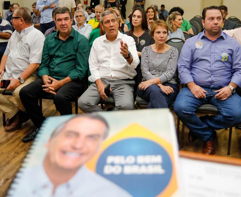 Ao lado Riedel e Tereza, candidato a vice de Bolsonaro apresenta propostas na Capital