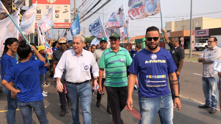 Campanha de André Puccinelli seguiu com entrevistas e caminhadas