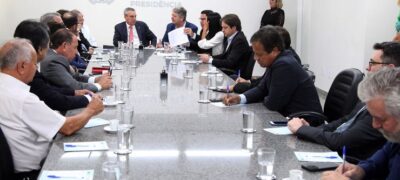Deputados recebem Estatuto Estadual da Microempresa para estimular negócios em MS