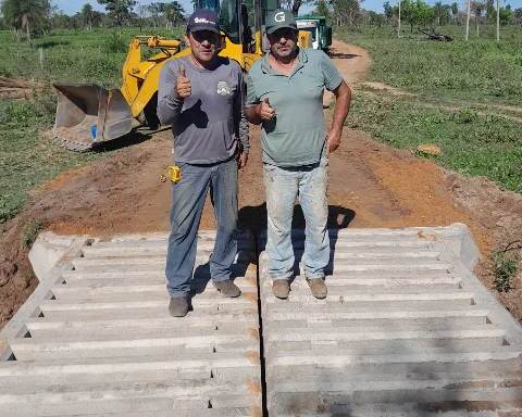 Caracol: Administração de Neco avança na zona rural: Substituição de mata-burros de madeira por concreto