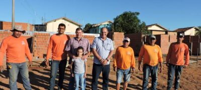 Prefeito Neco e Preguinho visitam obras da Casa do Produtor