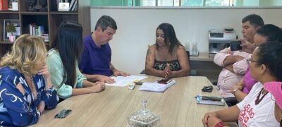 Eu reunião com professores na Fetems, Riedel reforça compromisso de equiparar salários de concursados e convocados