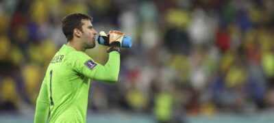 Alisson passa os dois primeiros jogos da Copa sem fazer uma única defesa