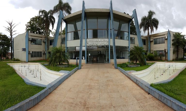 Prefeitura abre concurso para 860 vagas com salários de até R$ 9,9 mil