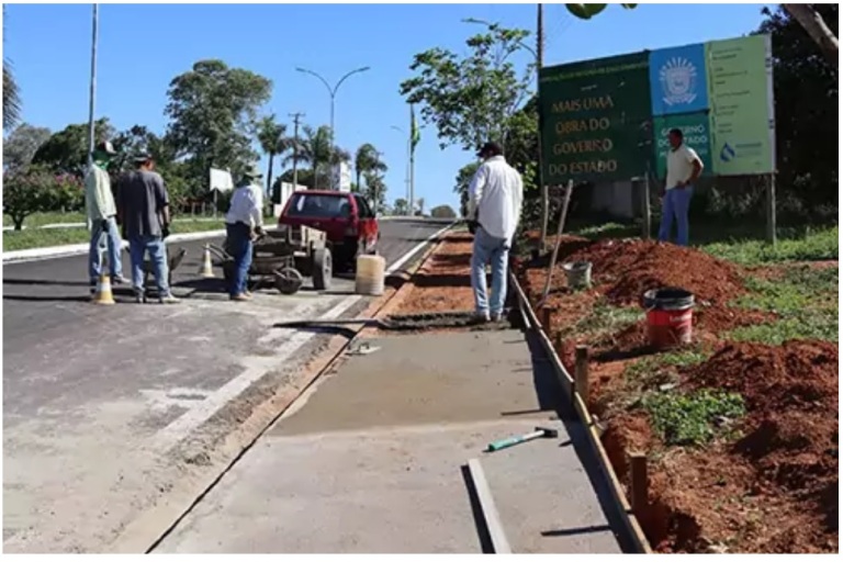 Programa de construção de passeios públicos avança em Caracol