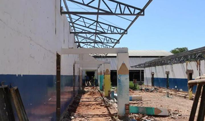 Prefeito Neco Pagliosa visita obras de reconstrução da Escola Estadual Dr. Rubens de Castro Pinto