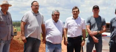 Valter Brito acompanha Dr. Bandeira e Chico Piroli em visita técnica aos serviços na estrada Nova Esperança