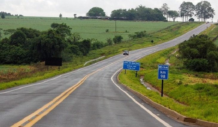 Pavimentação de rodovia que liga Cabeceira do Apa a Antônio João fortalece o agronegócio