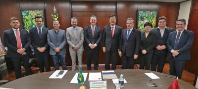 Vander pede ao embaixador da China habilitação de mais frigoríficos brasileiros
