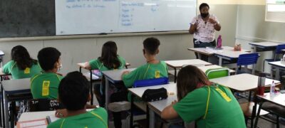 Governo de MS reajusta piso salarial dos professores com normal médio/magistério