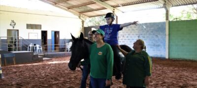Projeto de equoterapia da PMMS beneficia crianças e adultos em seis municípios