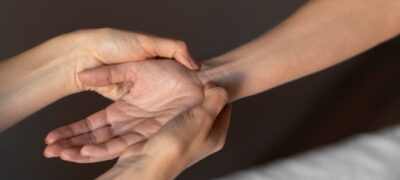 Cerca de 12 milhões de brasileiros sofrem com doenças reumatológicas, entre elas a tendinite