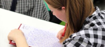 ENEM 2022: Estudantes da rede estadual alcançam nota alta na redação