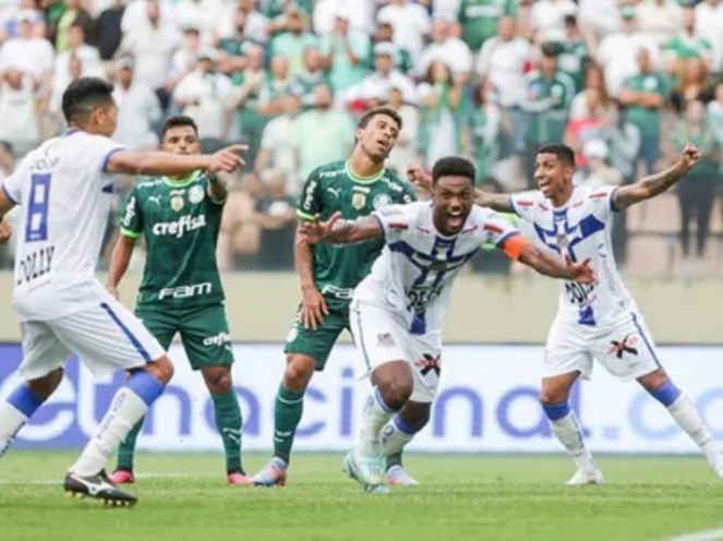 Água Santa vence Palmeiras em 1º jogo da final do Paulistão