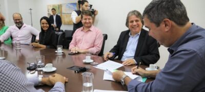 Com foco no planejamento de 2023, governador assina primeiro contrato de gestão com a Segov