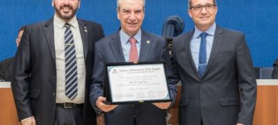 Deputado Paulo Corrêa é agraciado com o título de cidadão três-lagoense