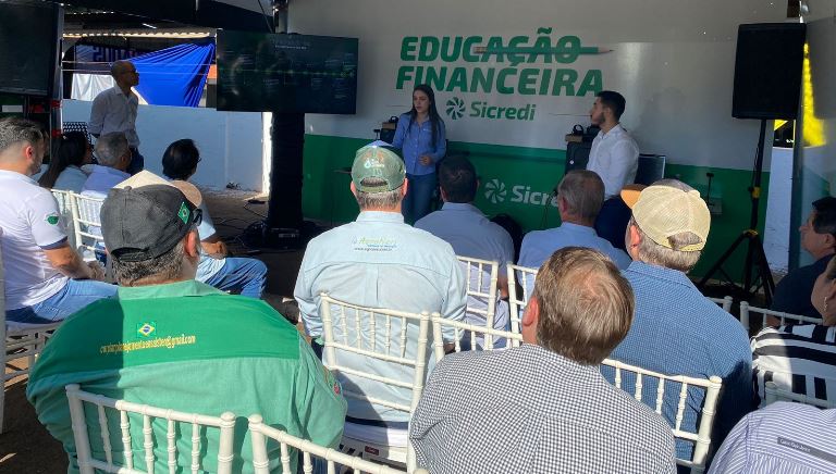 Ações de educação financeira da Sicredi Centro-Sul MS impactam cerca de 15 mil pessoas no primeiro semestre