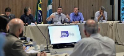 Em reunião com secretariado, Riedel reforça diretrizes do governo e foco no atendimento à população