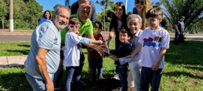 Futuro sustentável: iniciativa da AGEMS leva educação ambiental com plantio no Arco dos Ipês