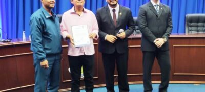 Repórter Cinematográfico Edval Kiomido recebe homenagem da câmara de Dourados