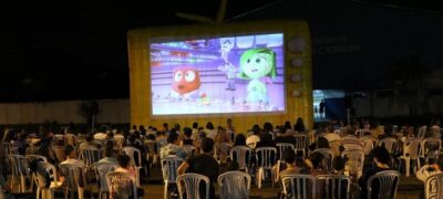 Jornalista abre quintal de casa para sessão de cinema brasileiro na terça-feira