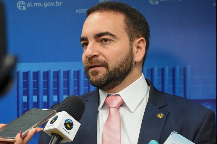 Projeto de João César Mattogrosso sobre o uso de telas por crianças vai para sanção do Governo