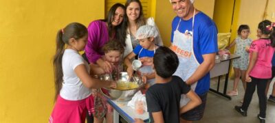 Vereadora Meire Leite visita Colônia de Férias em dia de Oficina de Culinária
