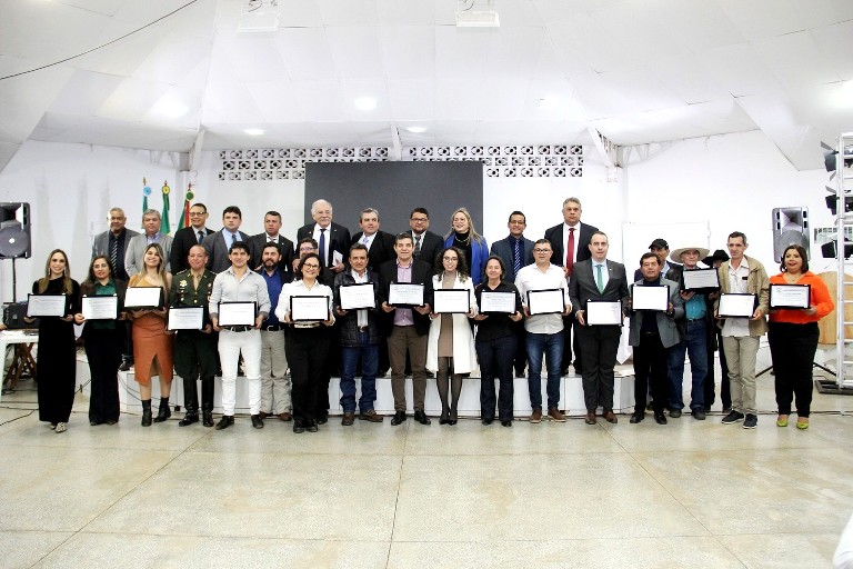 Câmara Municipal realizou sessão solene para entrega do Título de Cidadão Bela-vistense