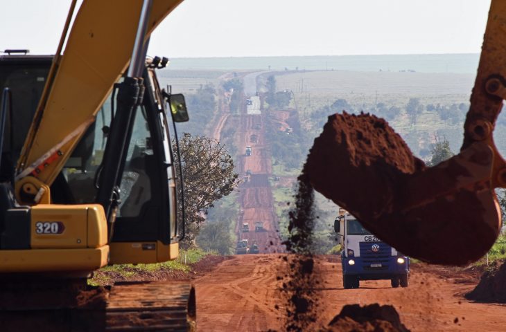 Com duas frentes, obra que liga Camapuã a Ribas leva desenvolvimento e integração à região