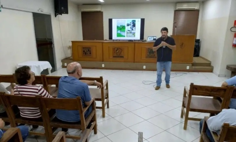 Palestra aborda certificação sustentável de gado no Pantanal para produtores rurais de Miranda
