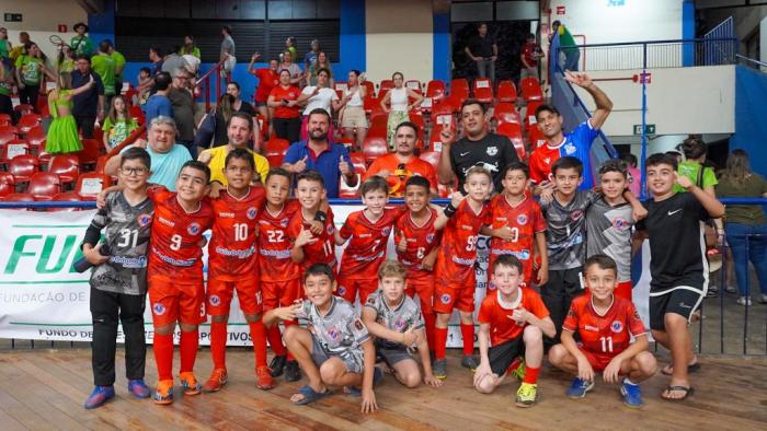 Com emoção até o fim, Bayern bate Pelezinho e vai à semifinal da Taça Brasil Sub-8 de futsal em Campo Grande