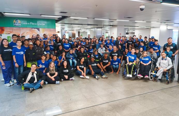 Com 118 pessoas, seleção de MS embarca para disputar a etapa regional das Paralimpíadas Escolares