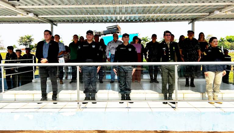 Presidente da câmara de Bonito, André Luís participa de formatura alusiva ao Dia do Soldado