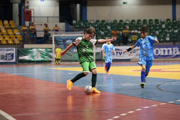 Equipes de MS avançam na Taça Brasil Sub-8 de futsal e se enfrentam nesta quinta-feira