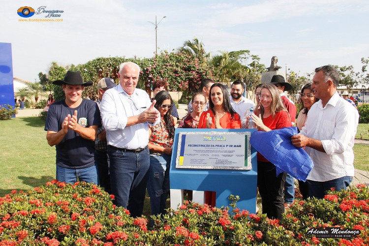 Neco Pagliosa e vereadores inauguram reforma da Praça Primeiro de Maio em Caracol