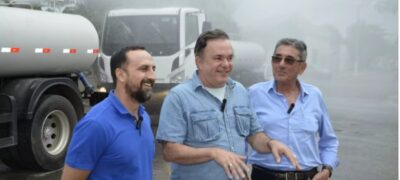 Em Porto Murtinho, Deputado Federal Vander Loubet realiza entrega de caminhões pipa